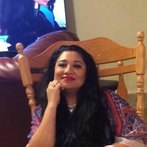 Meet your Posher, Claudia